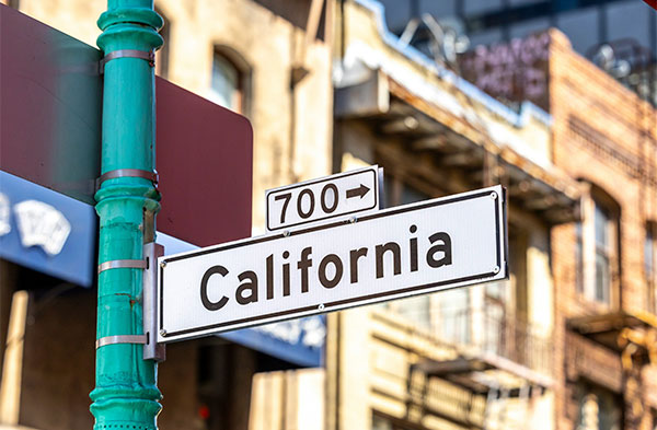 A street sign withe the word "California" on it. (Unsplash/Leo Visions)
